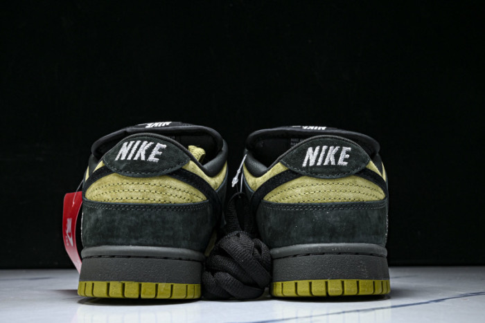 nike sb dunk low  Svp*me 94 camper green  hq8487-300