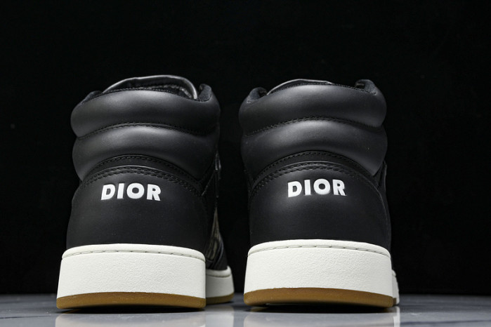 D10R B27 High Top Sneaker 10803