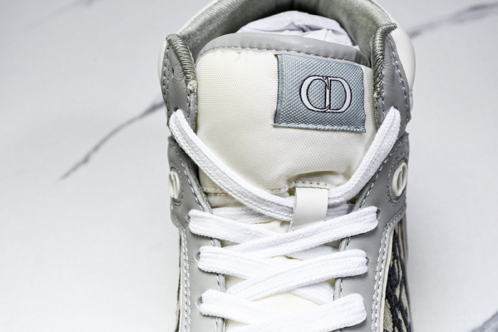 D10R B27 High Top Sneaker 10804