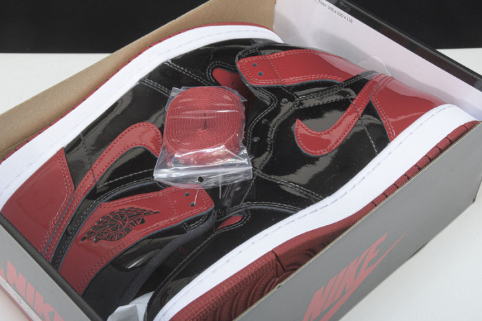 Air Jordan 1 High OG “Bred Patent” 555088-063