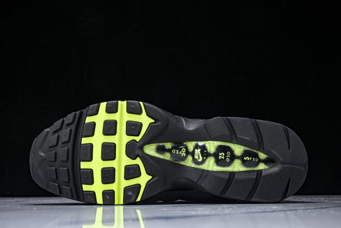 Nike Air Max 95 OG HM4740-001