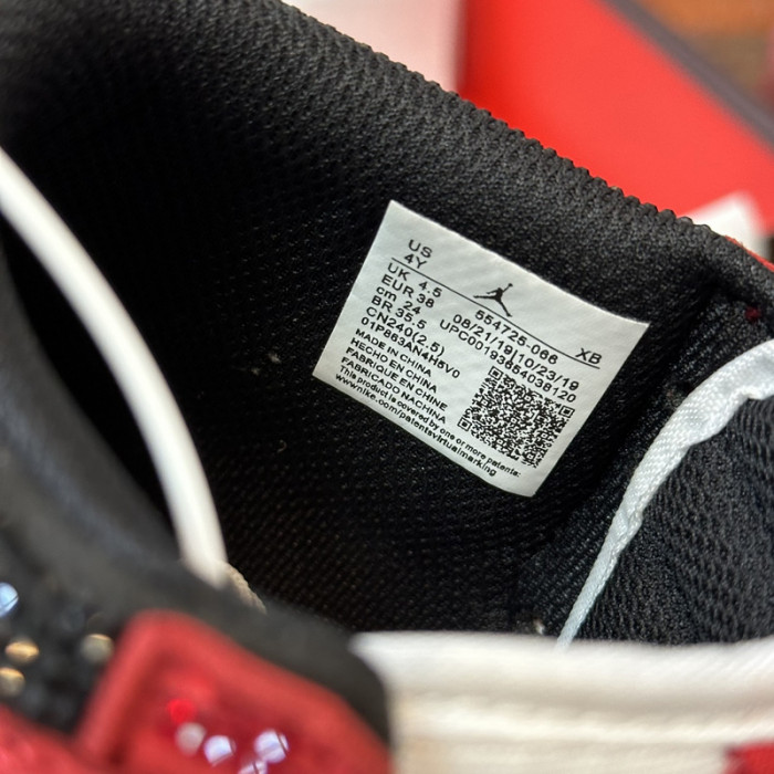 AIR JORDAN 1 RETRO  AJ-08