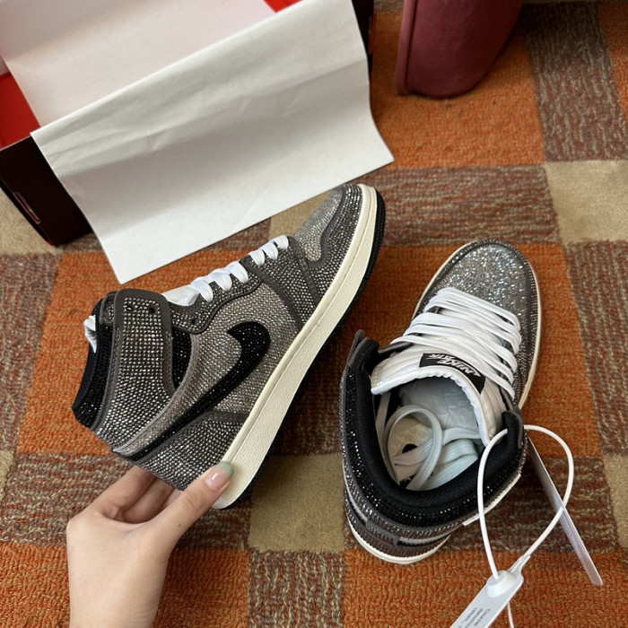 AIR JORDAN 1 RETRO  AJ-11