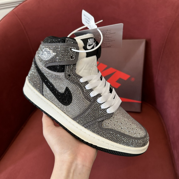 AIR JORDAN 1 RETRO  AJ-11