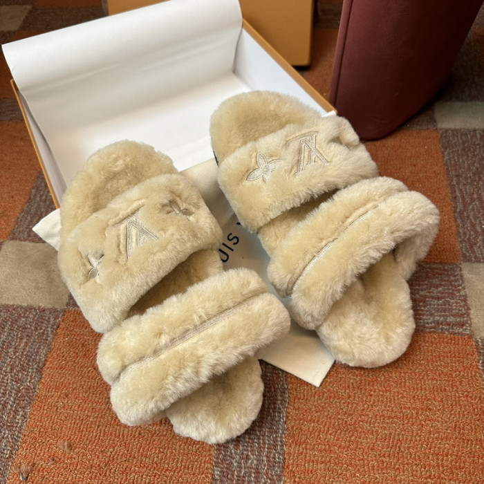 LV SLIPPERS