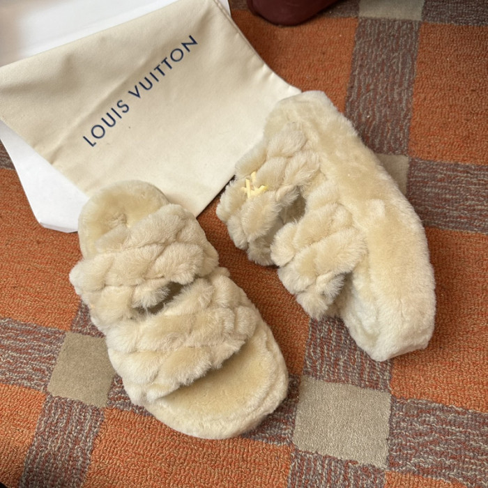 LV SLIPPERS