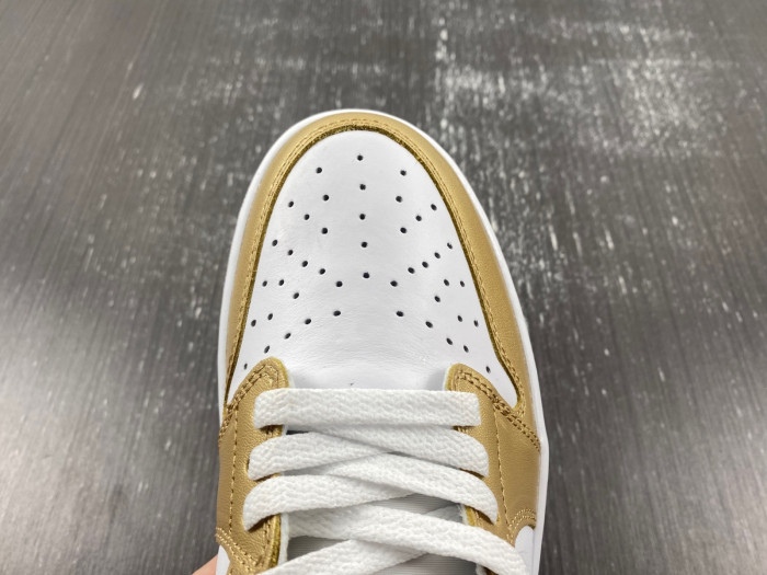 Air Jordan 1 Low OG “Year Of The Dragon”  FQ6593-100