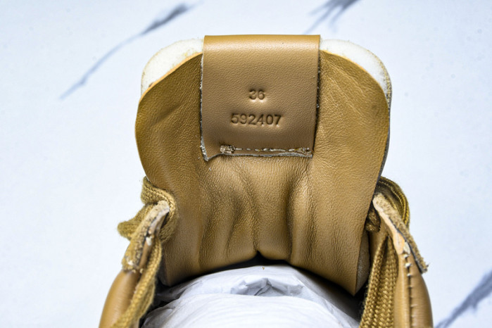 L*0ewe Ballet Runner  LW-FOR16