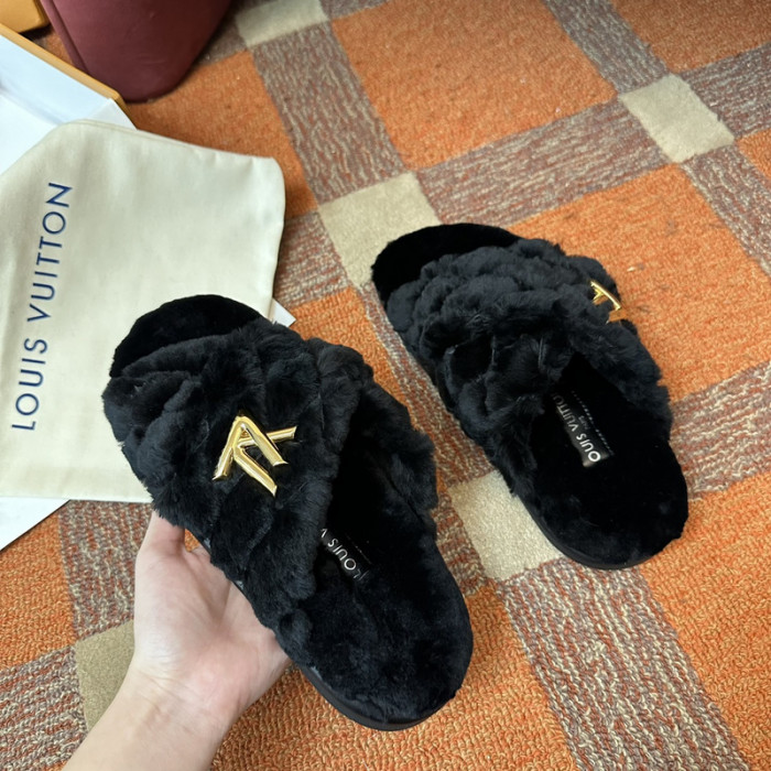 LV SLIPPERS