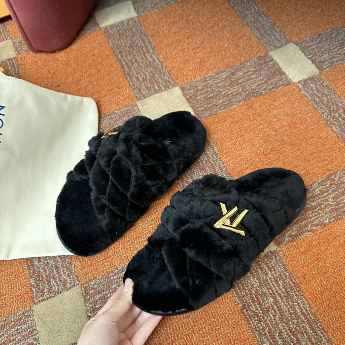 LV SLIPPERS