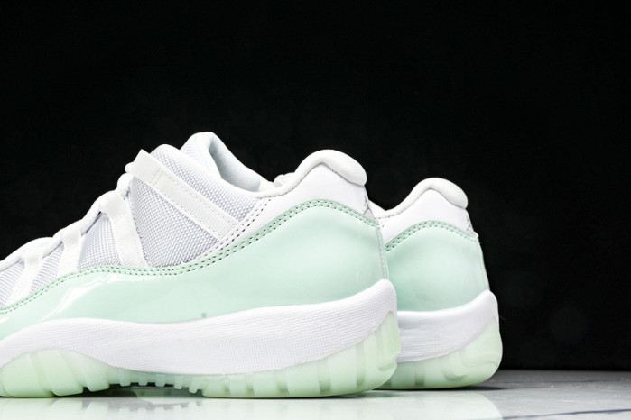 Air Jordan 11 Low “Igloo  AH7860-103
