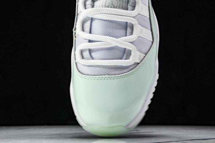 Air Jordan 11 Low “Igloo  AH7860-103