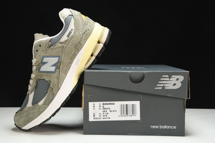 New Balance yeeshoes M2002RDD