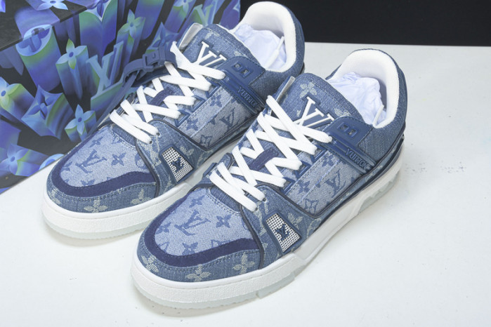 LV SNEAKER LOW YEE-010
