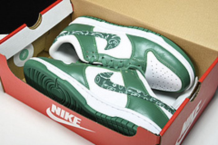 NIKEDunk Low ESS“Green Paisley” DH4401-102