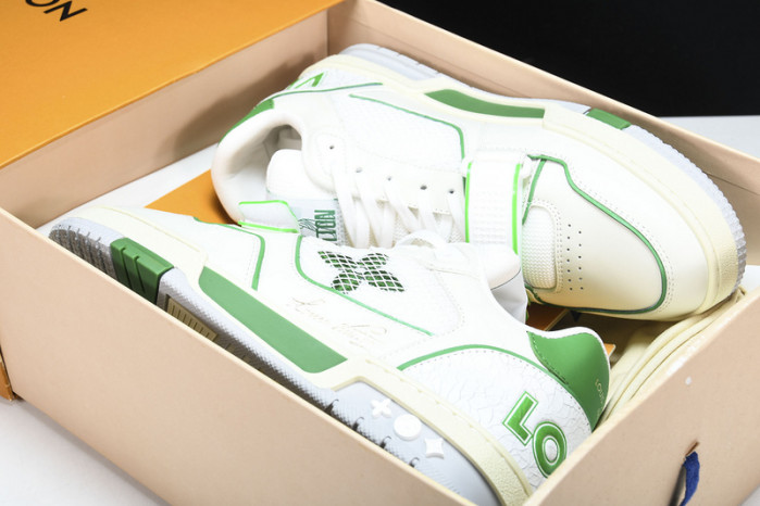 LV SNEAKER LOW YEE-013