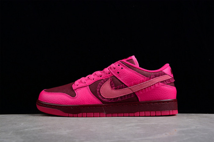 Nike DUNK LOW  Valentine's Day DQ9324-600