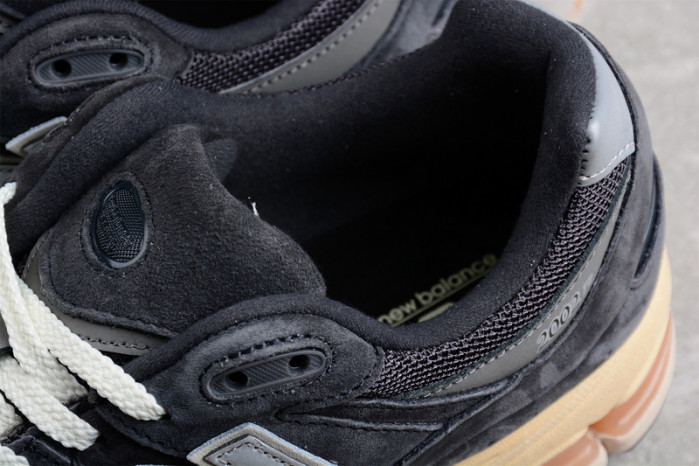 New* Balance WL2002 M2002RHO