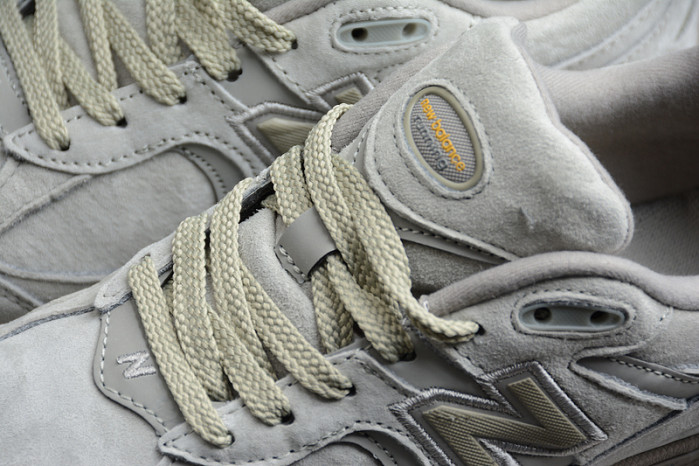 New* Balance WL2002   M2002RP