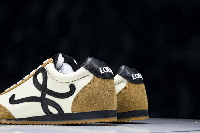 L*0ewe Ballet Runner  LW-FOR15