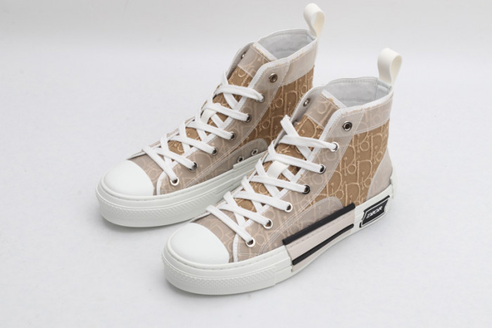 D10R B23 Oblique High Top Sneaker