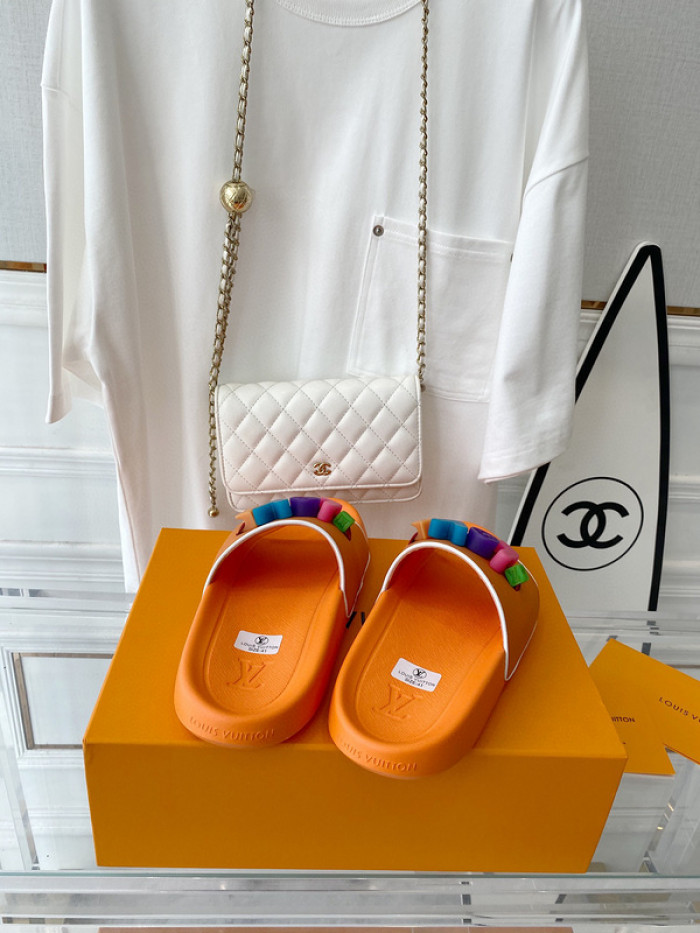 LV SLIPPERS