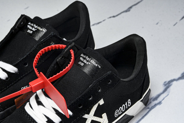 OF X  c/o Virgil Abloh Vulc Low Top 070902