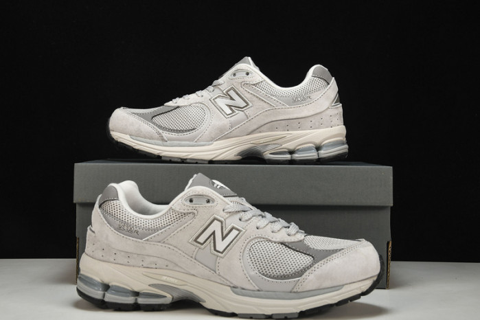 New Balance yeeshoes  ML2002RO
