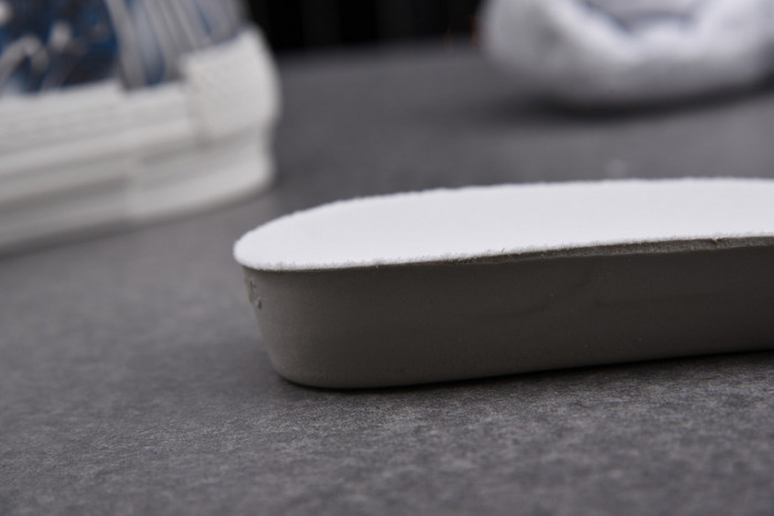 D10R B23 Oblique High Top Sneaker