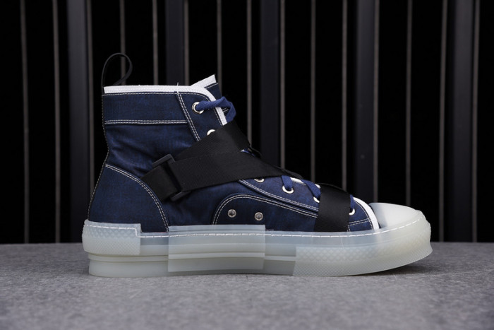 D10R B23 Oblique High Top Sneaker