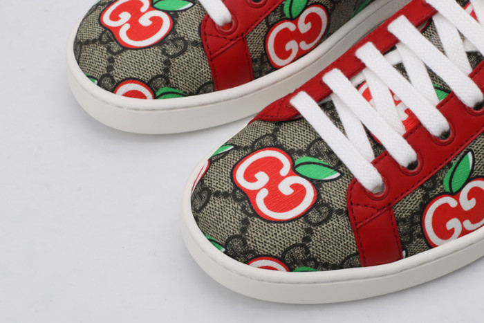 Gv*c ace embroidered low-top sneaker