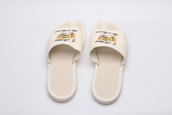 Gv*c slippers