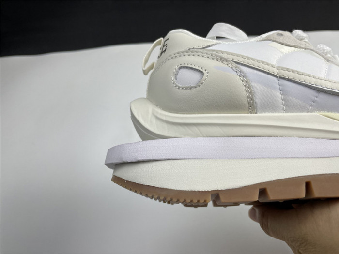 Nike Vaporwaffle Sacai Sail Gum DD1875-100
