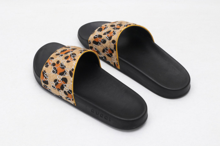 Gv*c slippers leopard print